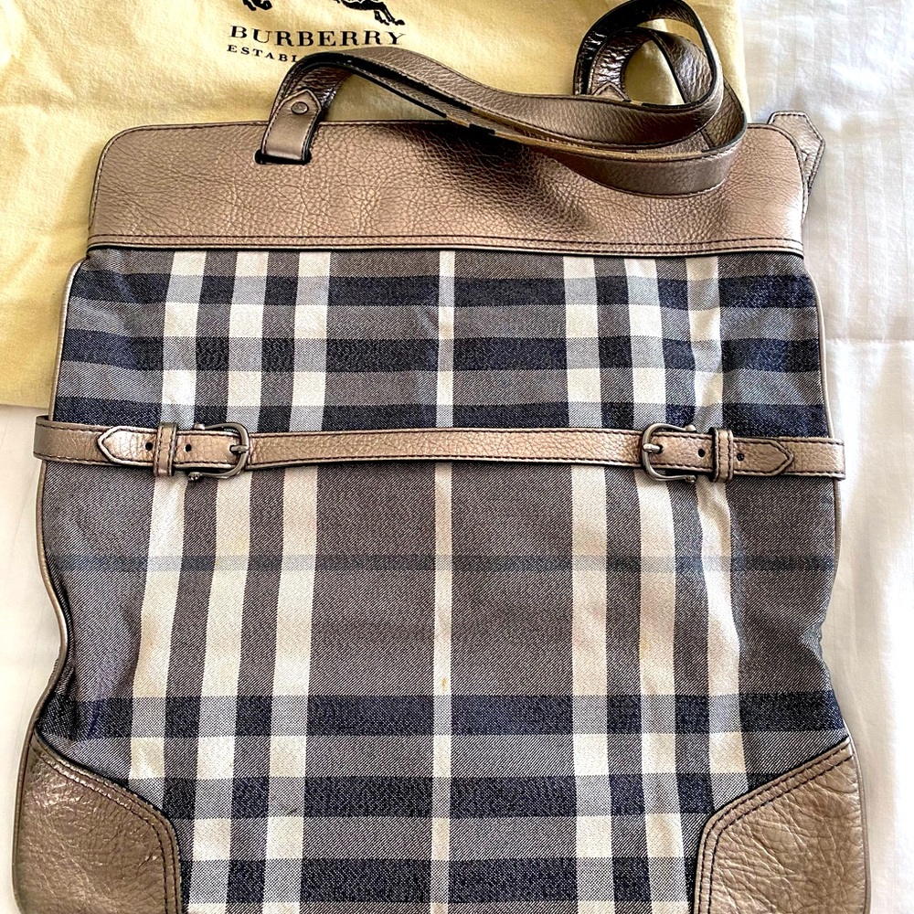 💯 Authentic Burberry Tote